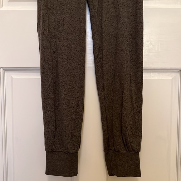 Lot of 4 Kids Jogger Sweatpants Pink Blue Green White Gray Pockets Size XL - Picture 7 of 15